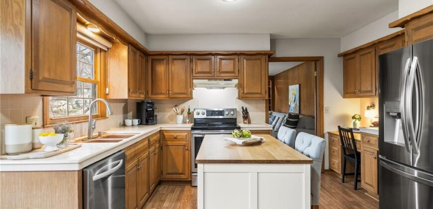 412 NW Briarcliff Road, Kansas City, MO 64116