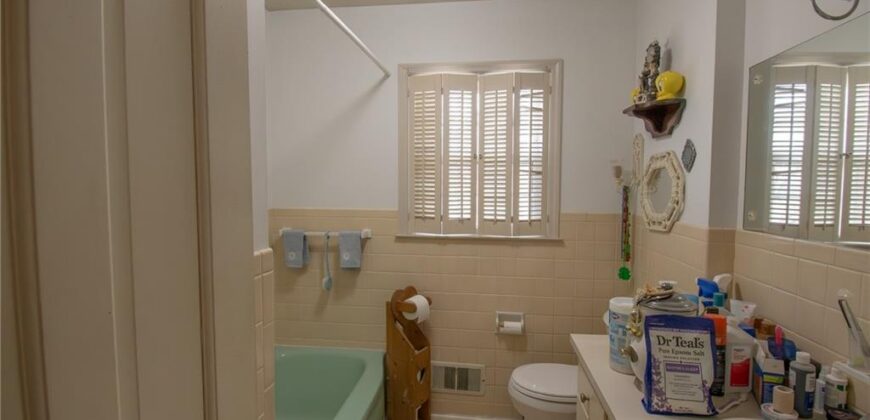 14 NW 40th Street, Kansas City, MO 64116