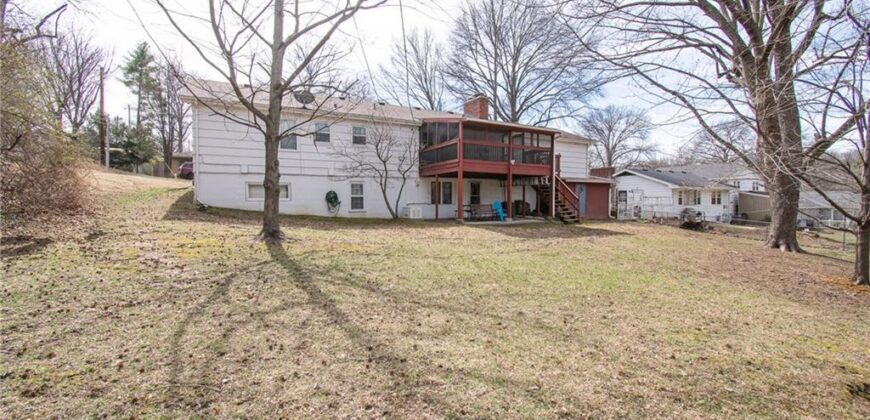 14 NW 40th Street, Kansas City, MO 64116