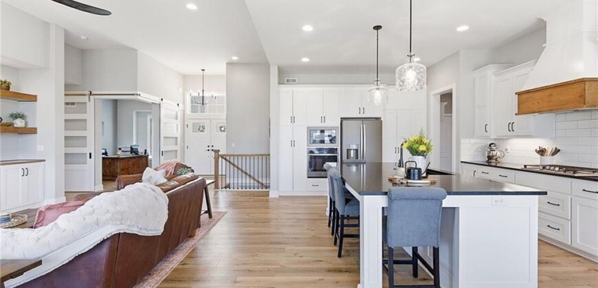 18120 N Peach Blossom Drive, Platte City, MO 64079