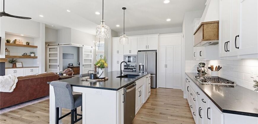 18120 N Peach Blossom Drive, Platte City, MO 64079