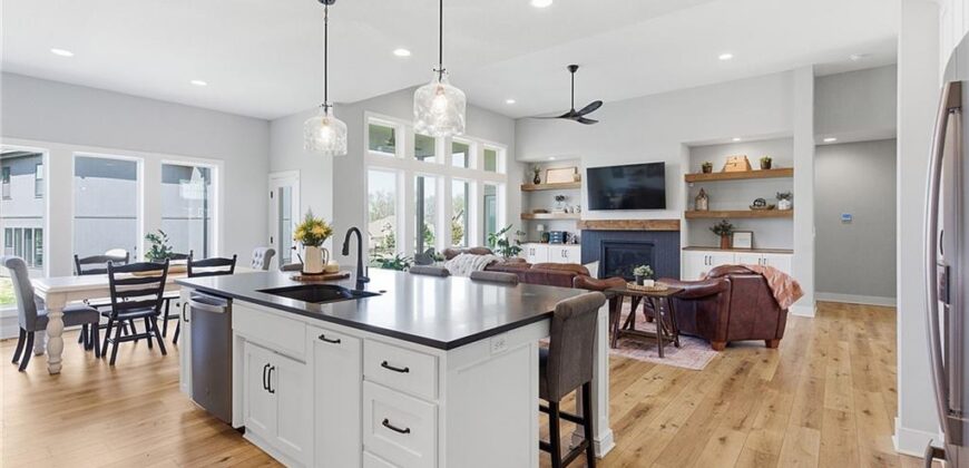 18120 N Peach Blossom Drive, Platte City, MO 64079