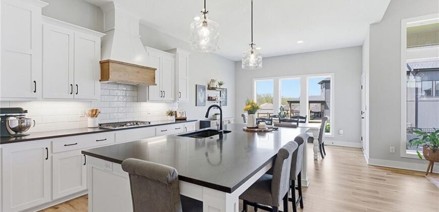 18120 N Peach Blossom Drive, Platte City, MO 64079