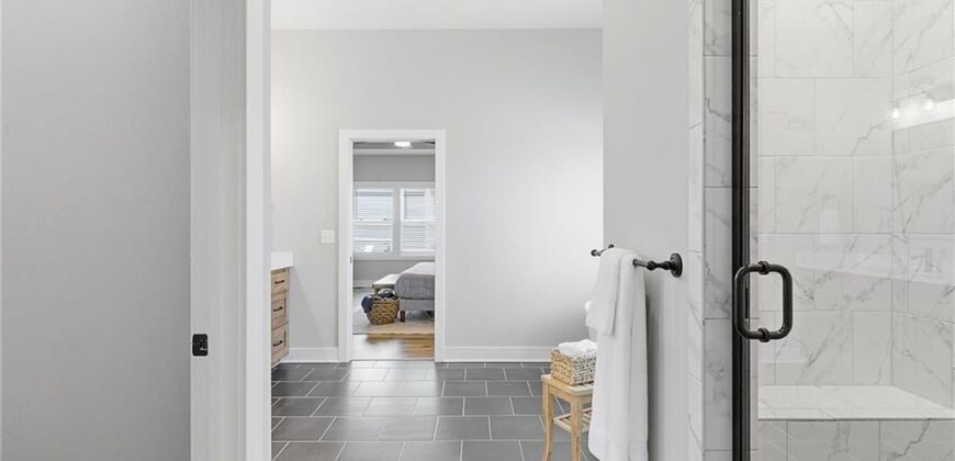 18120 N Peach Blossom Drive, Platte City, MO 64079