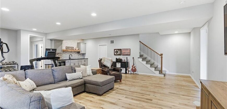 18120 N Peach Blossom Drive, Platte City, MO 64079