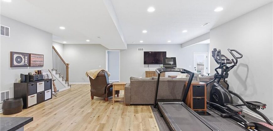 18120 N Peach Blossom Drive, Platte City, MO 64079