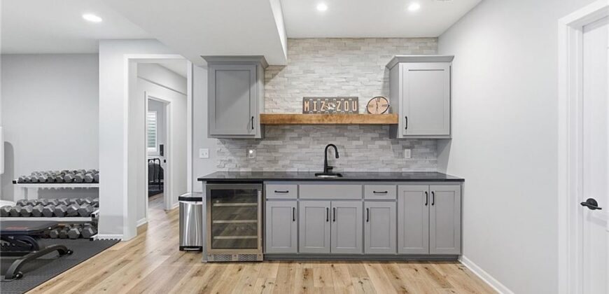 18120 N Peach Blossom Drive, Platte City, MO 64079