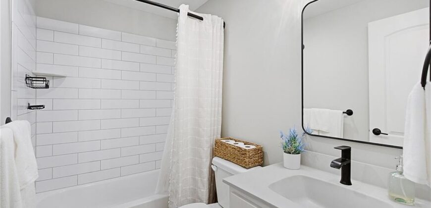 18120 N Peach Blossom Drive, Platte City, MO 64079