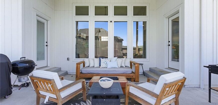 18120 N Peach Blossom Drive, Platte City, MO 64079