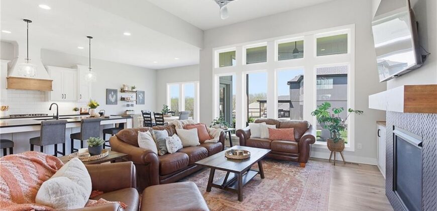 18120 N Peach Blossom Drive, Platte City, MO 64079