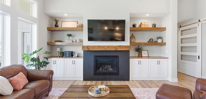 18120 N Peach Blossom Drive, Platte City, MO 64079