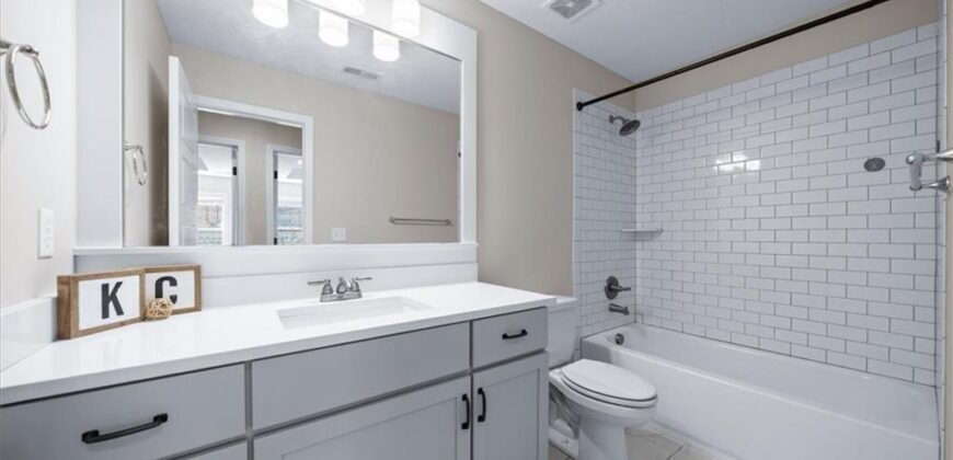 6809 Prairie Lane, Parkville, MO 64152