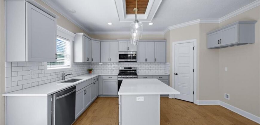 6809 Prairie Lane, Parkville, MO 64152