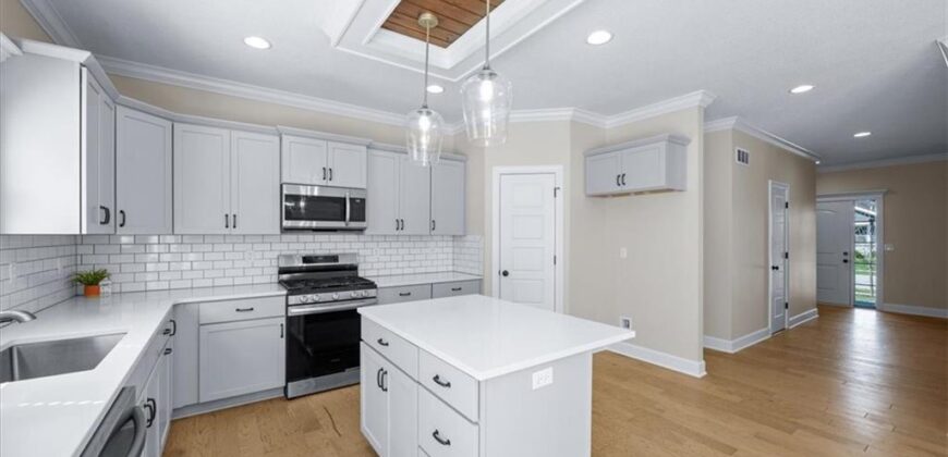 6809 Prairie Lane, Parkville, MO 64152