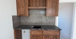 13755 NW 70th Street, Parkville, MO 64152