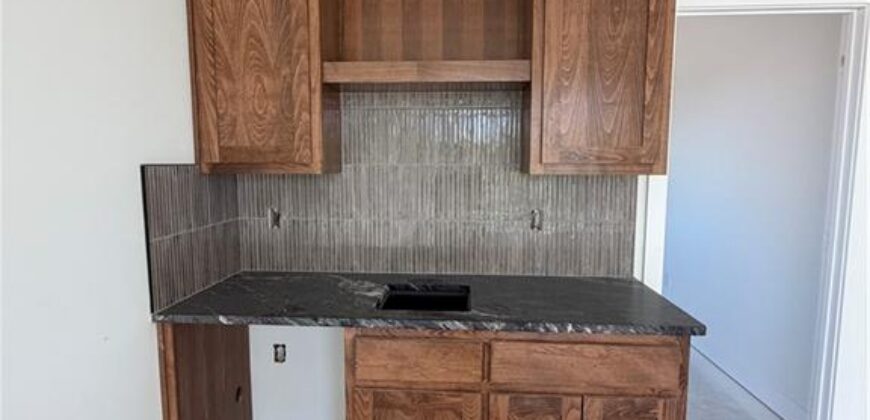 13755 NW 70th Street, Parkville, MO 64152