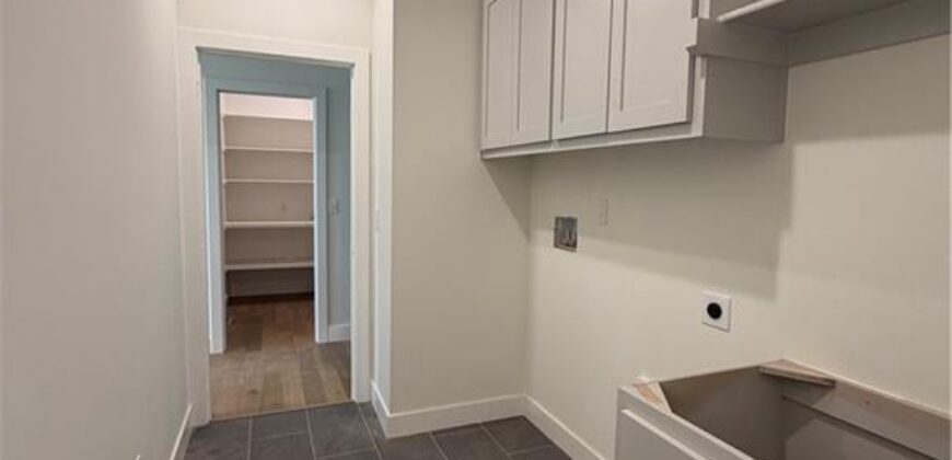 13755 NW 70th Street, Parkville, MO 64152