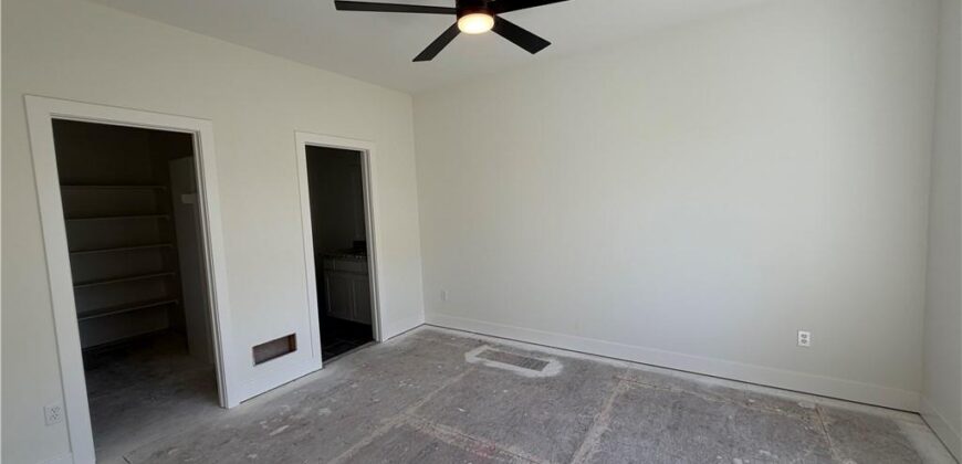 13755 NW 70th Street, Parkville, MO 64152