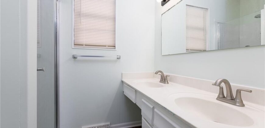 4709 NW Fisk Avenue, Kansas City, MO 64151