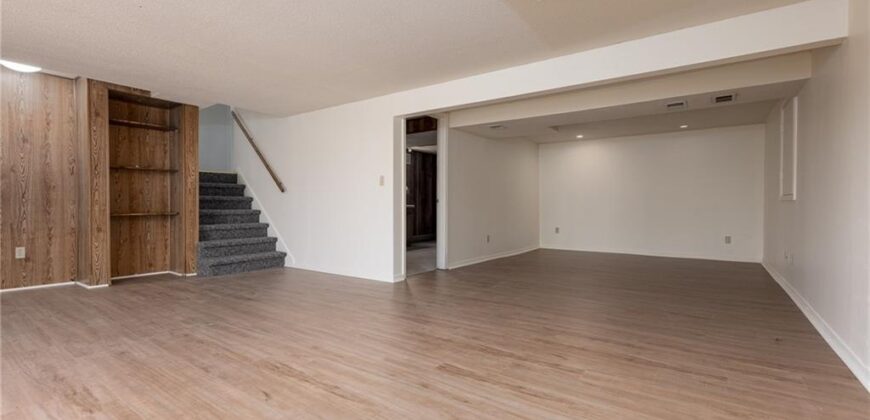 4709 NW Fisk Avenue, Kansas City, MO 64151