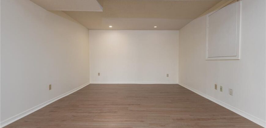 4709 NW Fisk Avenue, Kansas City, MO 64151