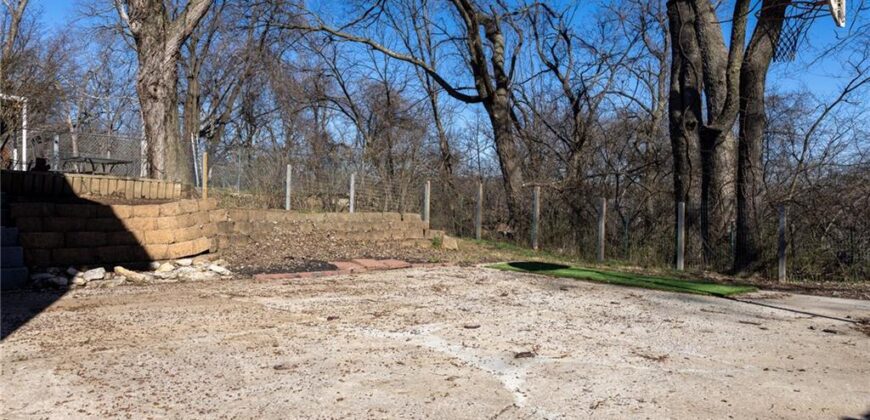 4709 NW Fisk Avenue, Kansas City, MO 64151