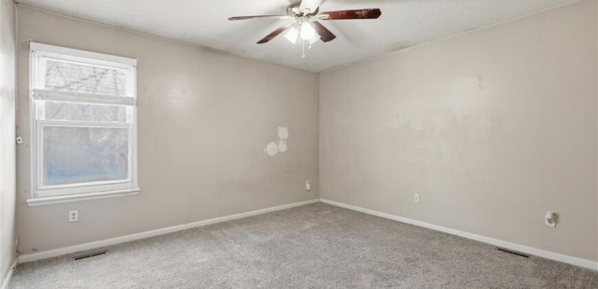 8749 NW 82nd Street, Kansas City, MO 64152