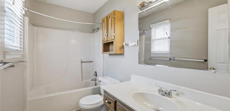 8749 NW 82nd Street, Kansas City, MO 64152