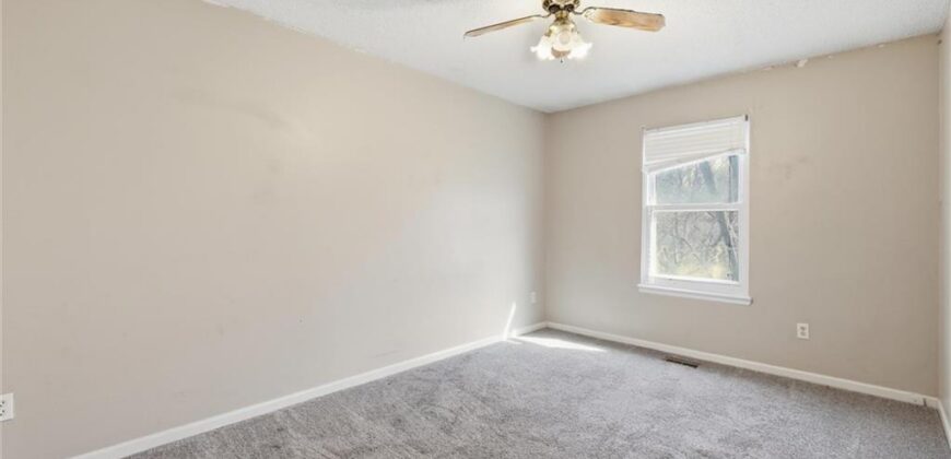 8749 NW 82nd Street, Kansas City, MO 64152