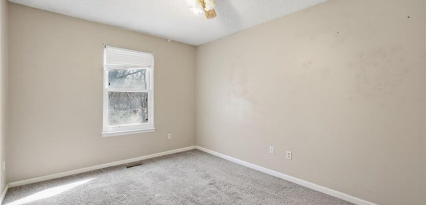 8749 NW 82nd Street, Kansas City, MO 64152