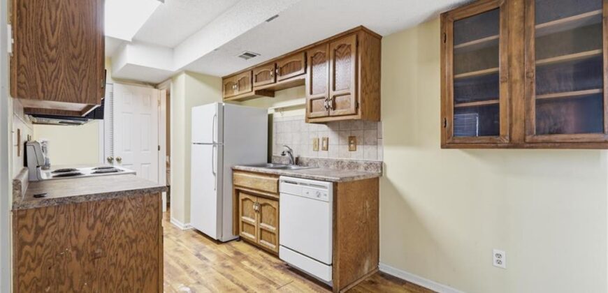 8749 NW 82nd Street, Kansas City, MO 64152