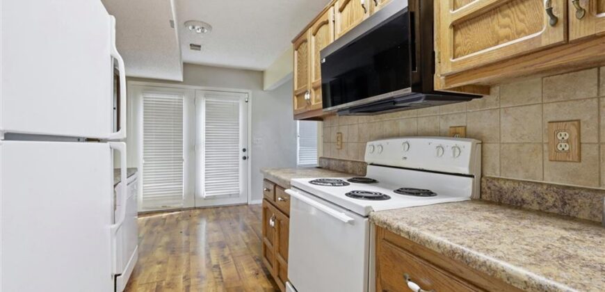 8749 NW 82nd Street, Kansas City, MO 64152