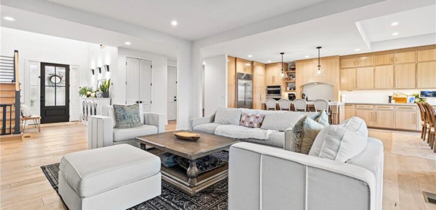 10126 N Kansas Court, Kansas City, MO 64155