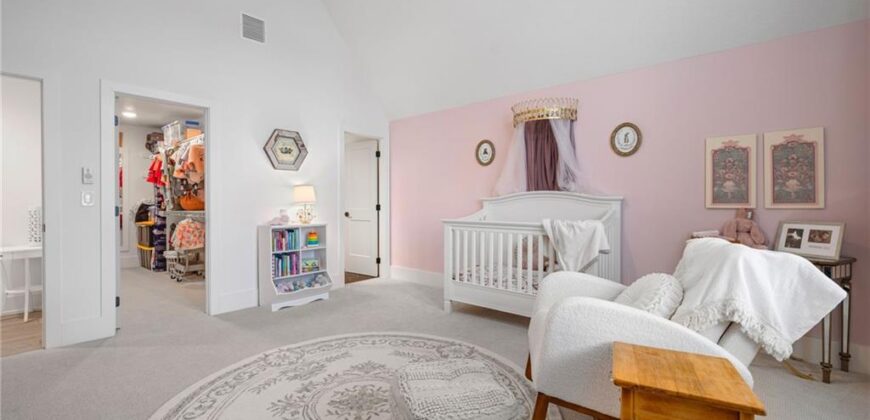 10126 N Kansas Court, Kansas City, MO 64155