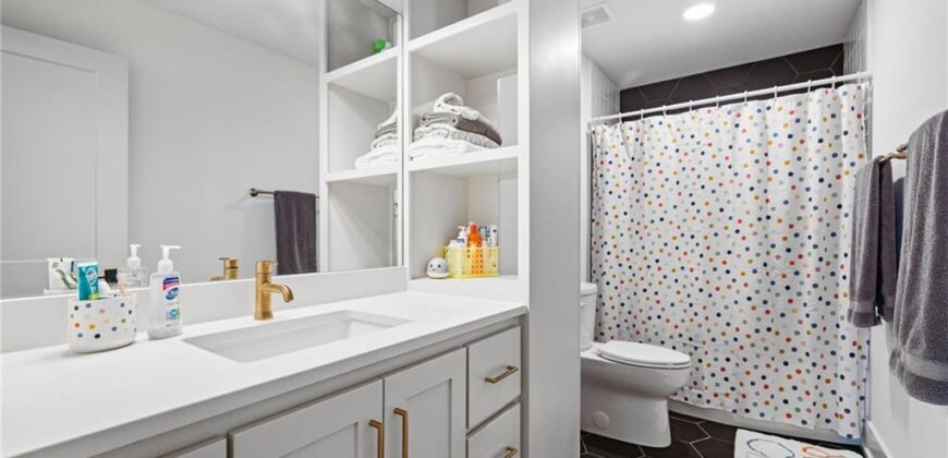 10126 N Kansas Court, Kansas City, MO 64155