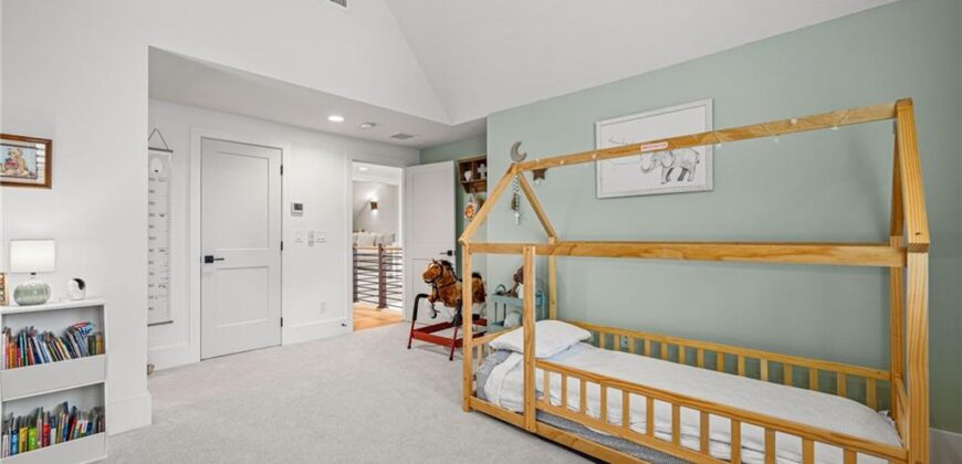 10126 N Kansas Court, Kansas City, MO 64155
