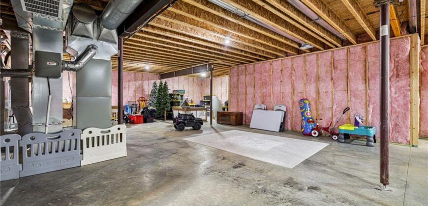 10126 N Kansas Court, Kansas City, MO 64155