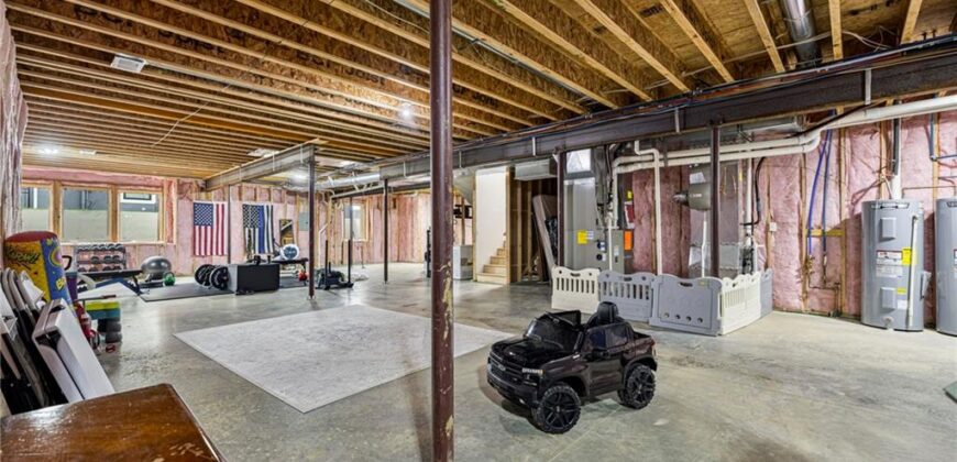 10126 N Kansas Court, Kansas City, MO 64155