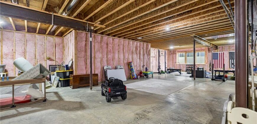 10126 N Kansas Court, Kansas City, MO 64155