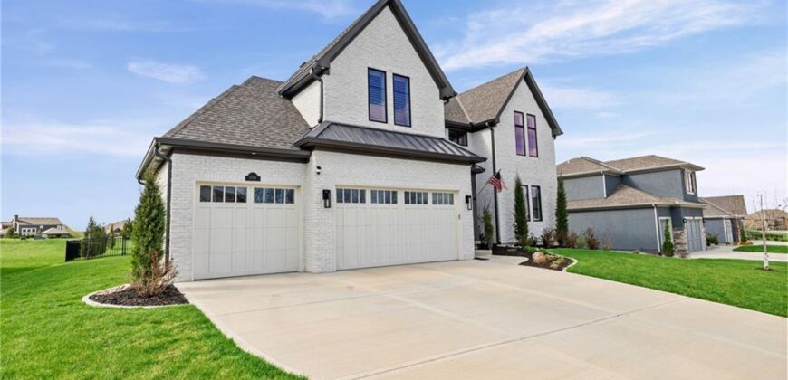 10126 N Kansas Court, Kansas City, MO 64155