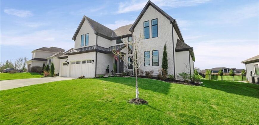 10126 N Kansas Court, Kansas City, MO 64155