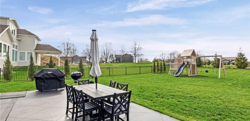 10126 N Kansas Court, Kansas City, MO 64155