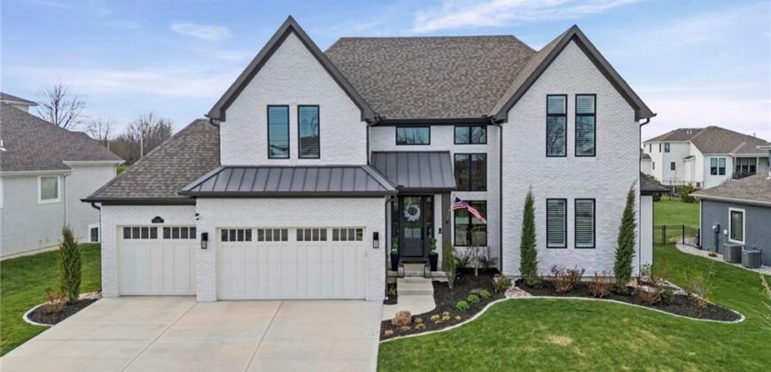 10126 N Kansas Court, Kansas City, MO 64155