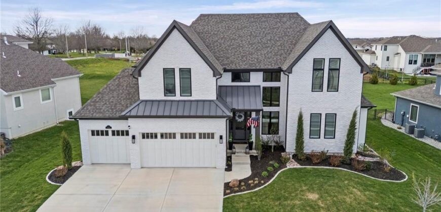 10126 N Kansas Court, Kansas City, MO 64155