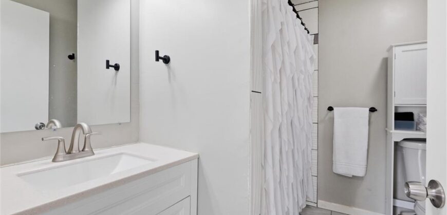 1204 NE 62nd Street, Gladstone, MO 64118