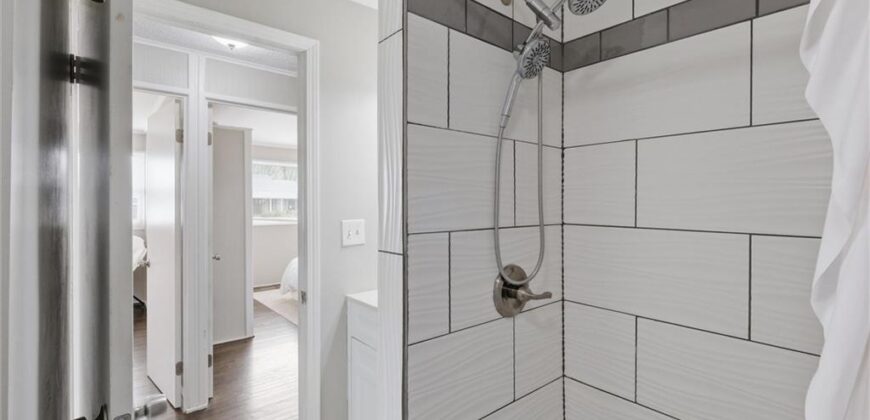 1204 NE 62nd Street, Gladstone, MO 64118