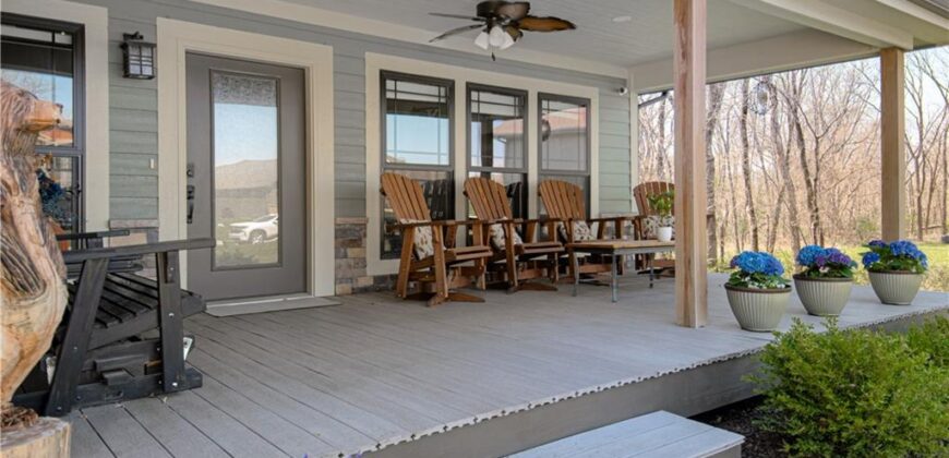 2144 Crooked Creek Drive, Kearney, MO 64060