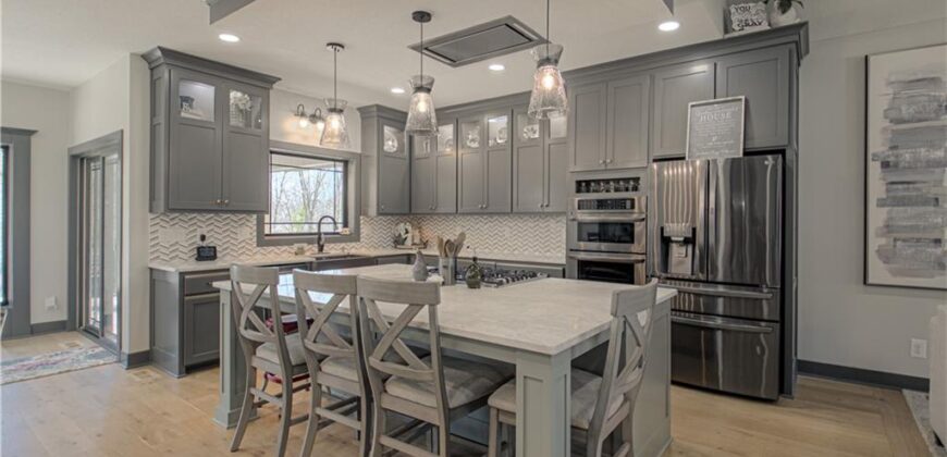 2144 Crooked Creek Drive, Kearney, MO 64060