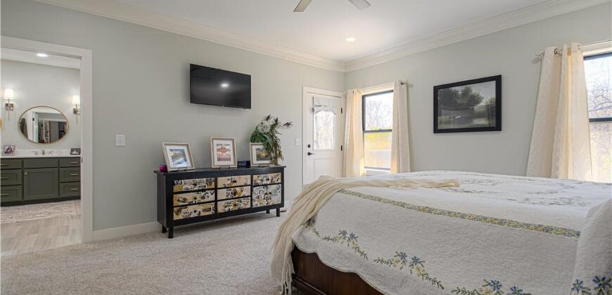 2144 Crooked Creek Drive, Kearney, MO 64060