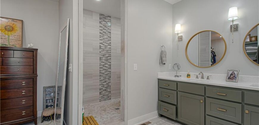 2144 Crooked Creek Drive, Kearney, MO 64060